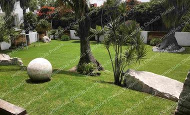 Aprovecha esta oportunidad única de vivir en Los Encinos, el fraccionamiento más exclusivo y seguro de Puebla y San Andrés Cholula, ubicado en Morillotla, aquí encontrarás la casa que siempre has soñado.