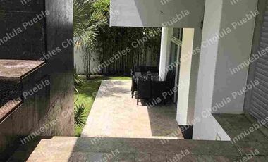 Aprovecha esta oportunidad única de vivir en Los Encinos, el fraccionamiento más exclusivo y seguro de Puebla y San Andrés Cholula, ubicado en Morillotla, aquí encontrarás la casa que siempre has soñado.
