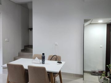 Rumah Summarecon Bandung Cluster FLORA Dekat Club House