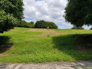 📍RARE FIND - 331 Sqm Uphill Residential Lot For Sale In Ayala Westgrove Heights Silang Cavite