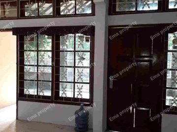 Dijual rumah siap huni di Pandugo Rungkut