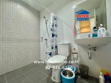 Two-story townhome, 18.5 sq.wah, Unio Phetkasem 110 Village, Soi Phetkasem 110, Phetkasem Road, Nong Khaem District, Bangkok.
