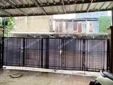 Rumah second Lt 101 m2 SHM strategis Bebas banjir Pondok Kacang Timur