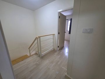 Townhouse for rent The Connect Chaengwattana  Tel.099998----