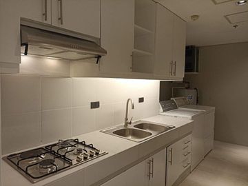 FOR LEASE – One Roxas Triangle, Makati