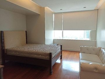 FOR LEASE – One Roxas Triangle, Makati