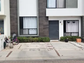 Casa residencial en venta en Cañadas del Arroyo, Corregidora