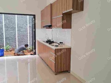 Di Jual Rumah Baru Hook 2 Lantai Asri Nyaman dan Strategis di PTB Duren Sawit Jakarta Timur