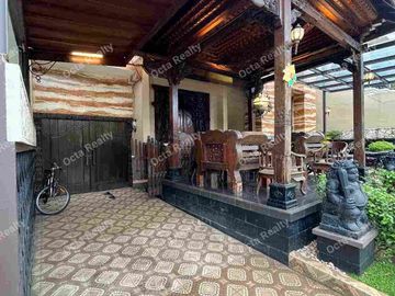 Di Jual Murah Rumah Elite 2 Lantai Asri Full Furnished Dengan Kolam Renang di Kawasan Elite Jati Bening Bekasi Jawa Barat