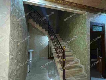 Di Jual Murah Rumah Elite 2 Lantai Asri Full Furnished Dengan Kolam Renang di Kawasan Elite Jati Bening Bekasi Jawa Barat