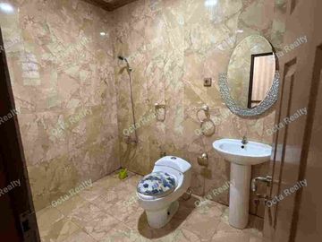 Di Jual Murah Rumah Elite 2 Lantai Asri Full Furnished Dengan Kolam Renang di Kawasan Elite Jati Bening Bekasi Jawa Barat