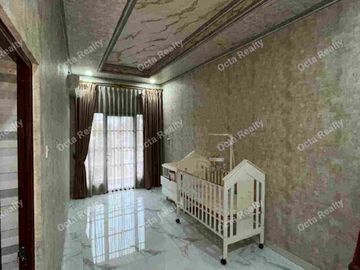 Di Jual Murah Rumah Elite 2 Lantai Asri Full Furnished Dengan Kolam Renang di Kawasan Elite Jati Bening Bekasi Jawa Barat