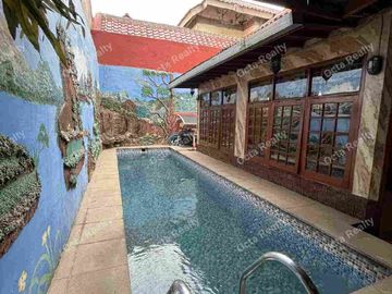 Di Jual Murah Rumah Elite 2 Lantai Asri Full Furnished Dengan Kolam Renang di Kawasan Elite Jati Bening Bekasi Jawa Barat