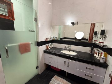 S735 Rumah Bagus 1 Lantai 479 m2 Bintara Bekasi Barat