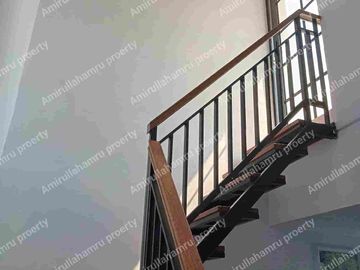 Rumah Baru dalam perumahan ,lokasi pinggir jalan .fasilitas lengkap.indent free coustom lay out .