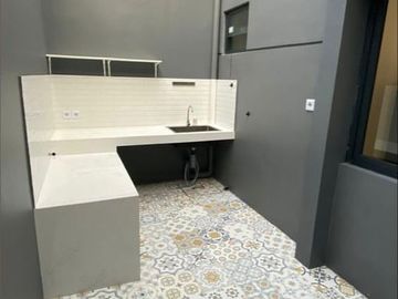 RUKO 92 AVENIX BSD CITY Letaknya di sebelum kampus Atma Jaya BSD