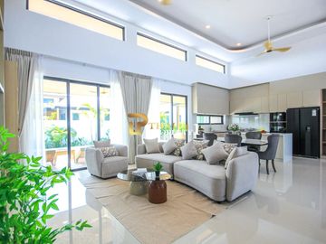 Elegant Tropical 3-Bedroom Pool Villa in Tranquil Hua Hin Setting