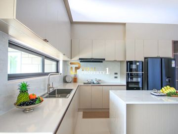 Elegant Tropical 3-Bedroom Pool Villa in Tranquil Hua Hin Setting