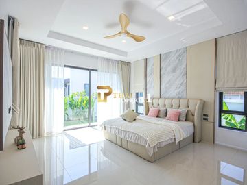 Elegant Tropical 3-Bedroom Pool Villa in Tranquil Hua Hin Setting