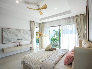 Elegant Tropical 3-Bedroom Pool Villa in Tranquil Hua Hin Setting