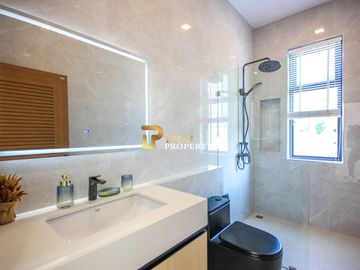 Elegant Tropical 3-Bedroom Pool Villa in Tranquil Hua Hin Setting