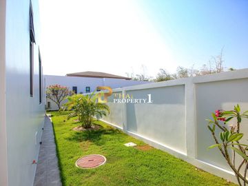 Elegant Tropical 3-Bedroom Pool Villa in Tranquil Hua Hin Setting