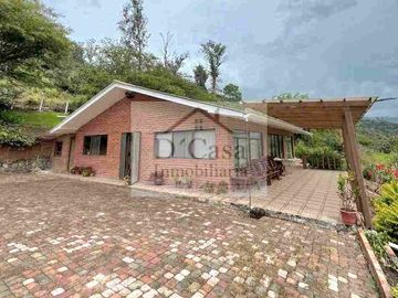 QUINTA DE VENTA EN YUNGUILLA SECTOR TOBACHIRI 2500M2 TERRENO