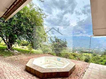 QUINTA DE VENTA EN YUNGUILLA SECTOR TOBACHIRI 2500M2 TERRENO