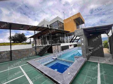 Venta de casa campestre en unidad cerrada en La Mesa Cundinamarca