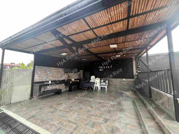Venta de casa campestre en unidad cerrada en La Mesa Cundinamarca