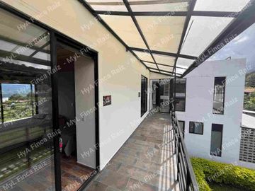 Venta de casa campestre en unidad cerrada en La Mesa Cundinamarca