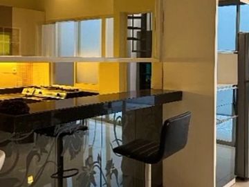 JUAL RUMAH 2 LANTAI SIAP HUNI FURNIS LENGKAP ARAYA 1