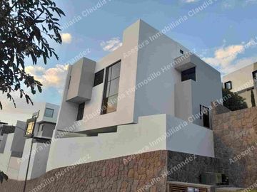 CASA EN VENTA MONTERRA ORIENTE