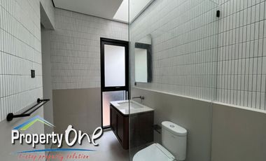 Jual Rumah Luxury Lokasi Strategis Di The Eminent BSD Dekat Akses KRL Rawa Buntu Dan Tol BSD
