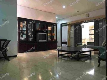 Dijual harga tanah .. rumah di Semolowaru siap huni