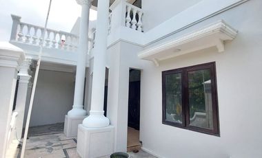 Murah Rumah 2 Lantai Classic Modern di Babatan Pratama Wiyung, Surabaya Barat