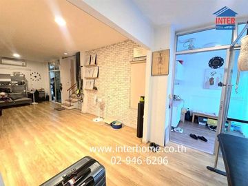 Two-story townhouse, 21 sq.wa., Vista Avenue Village, Watcharapol, Watcharapol Road, Sukhumvit 5 Road, Thep Rak Road, Phaholyothin Road, Sai Mai Distr