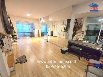 Two-story townhouse, 21 sq.wa., Vista Avenue Village, Watcharapol, Watcharapol Road, Sukhumvit 5 Road, Thep Rak Road, Phaholyothin Road, Sai Mai Distr