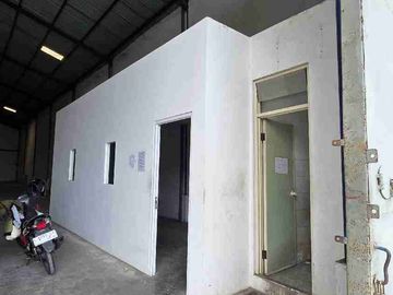 GUDANG MURAH SIAP PAKAI DI MARGOMULYO PERMAI

‼️*HOT LISTING GUDANG* 

📍*Margomulyo Permai*
✅Container 40ft aman 

LT : 568 m² 

LB : 500 m² Loss

1 KM 

1 Kantor 

Listrik : 4.400watt

SHM 

Harga Rp 4,65M Nego