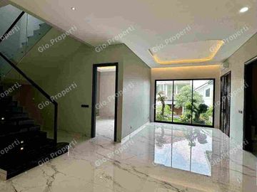 RUMAH 3 LANTAI WATERFRONT BARU GRESS HIGH SPEC, LAYOUT THE BEST
