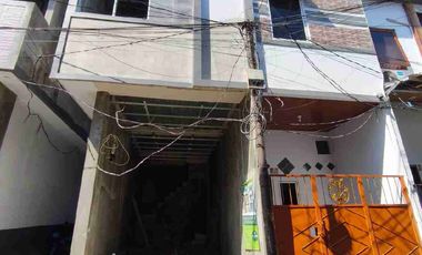 Rumah strategis 3 lantai di Jelambar Jakarta Barat