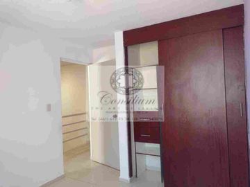 CASA EN VENTA  excelente ubicación frente al IMSS con LOCAL RENTADO - Los Olivos $1,650,000