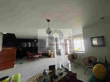 CASA EN VENTA en privada - 3 recamaras - Santa María Residencial