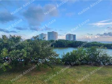 SE RENTA DEPARTAMENTO EN CALLE POK TAPOK ZONA HOTELERA DE CANCÚN, SOBRE BOULEVARD KUKULKÁN. 2 RECÁMARAS, ALBERCA, HERMOSA VISTA A LA LAGUNA.