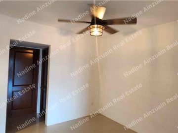 SE RENTA DEPARTAMENTO EN CALLE POK TAPOK ZONA HOTELERA DE CANCÚN, SOBRE BOULEVARD KUKULKÁN. 2 RECÁMARAS, ALBERCA, HERMOSA VISTA A LA LAGUNA.