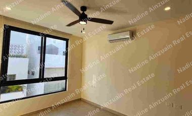 SE RENTA CASA EN RESIDENCIAL AQUA CANCÚN, 3 RECÁMARAS, ALBERCA PRIVADA, AMENIDADES, 2 CASA  CLUB,SEGURIDAD 24 HORAS.