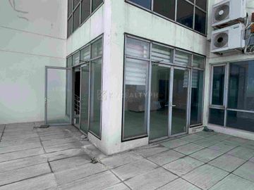 Penthouse for Sale in The Infinity BGC | 300 sqm Bi-Level with Roofdeck