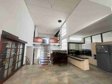 DISEWAKAN RIMAH SIAP HUNI FURNISHED DI KOMPLEK BUDISARI, SETIABUDI BANDUNG