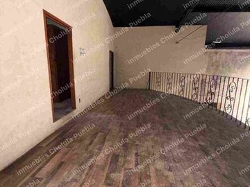 Local comercial en renta en el corazón de San Andrés Cholula, ideal para cadena restaurantera, bar, franquicia, restaurante, minisuper, tienda de conveniencia, grupos comerciales.