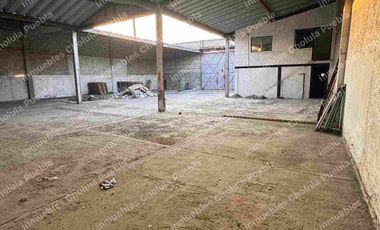Bodega en esquina en renta, a una cuadra de federal Atlixco y de Morillotla, ideal para almacenamiento y CEDIS.